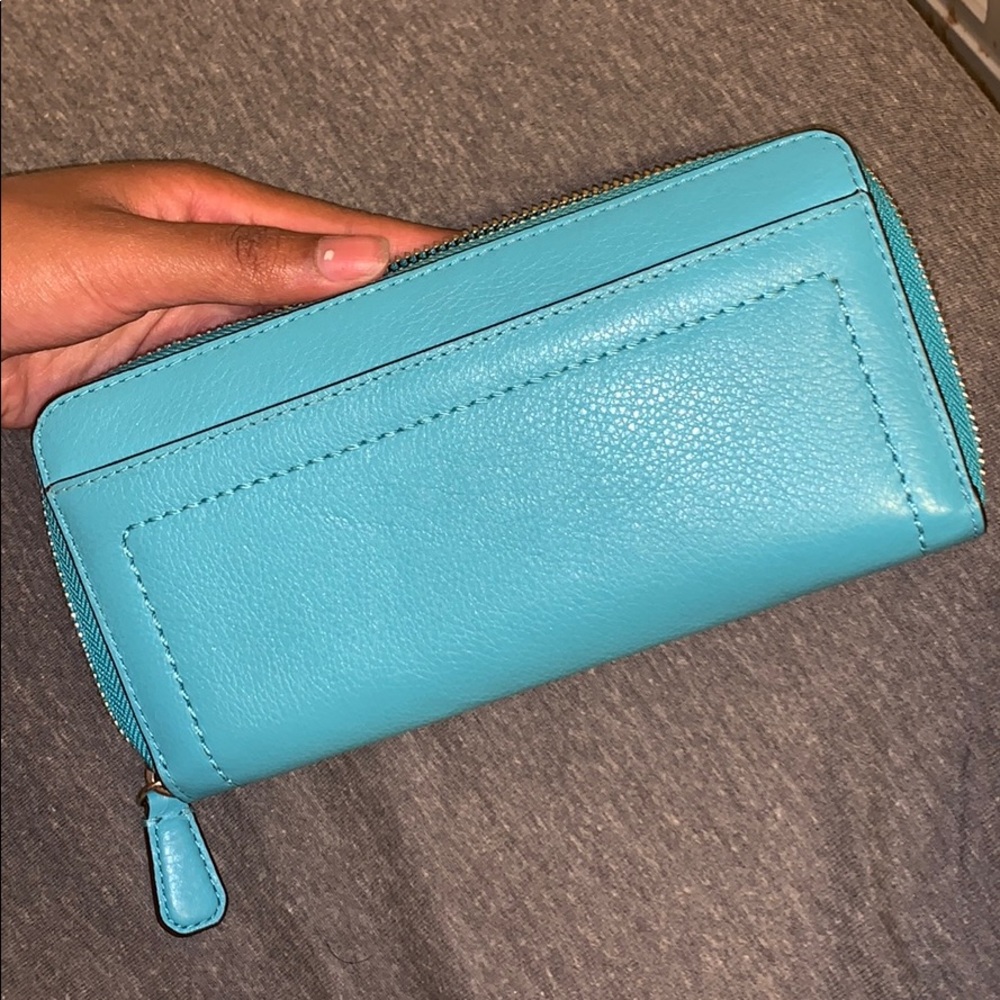 SOLD BRAND NEW COACH Accordion Zip Wallet - Picture 5 of 5
